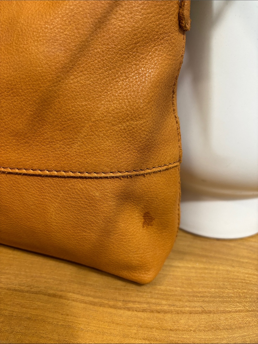 Margot New York Derby crossbody bag in soft leather cognac color - Picture 3 of 10